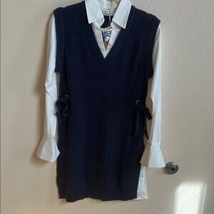 Blu Pepper sweater dress
Size small